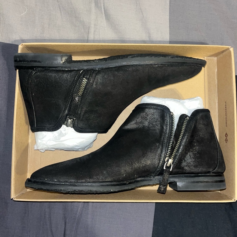 Womens Aubrey, Black Italian Distressed Suede